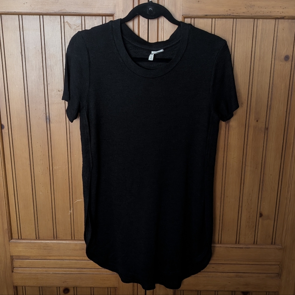 MUDD women's black knit shirt with Side Slits